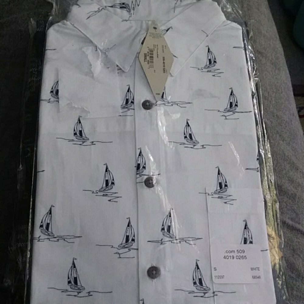Island Shores "White Sailboat" Collard Shirt